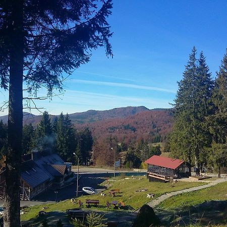 Hanul Cu Ursi Sinaia Exteriér fotografie