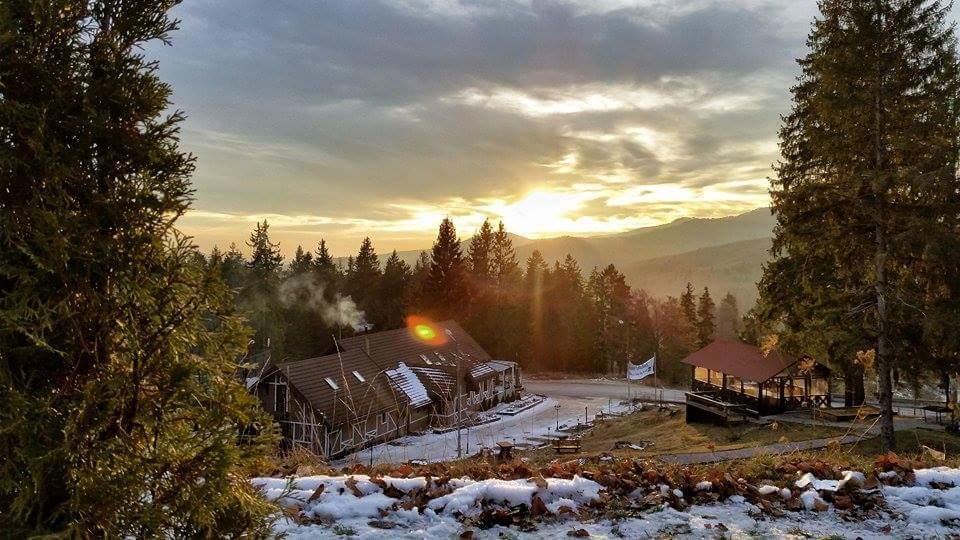 Hanul Cu Ursi Sinaia Exteriér fotografie